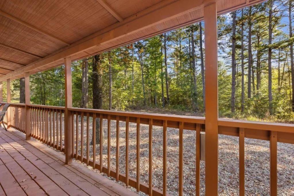 Misty Moonlight, Sleeps 4, Mountain Cabin Apartment Broken Bow Exterior photo
