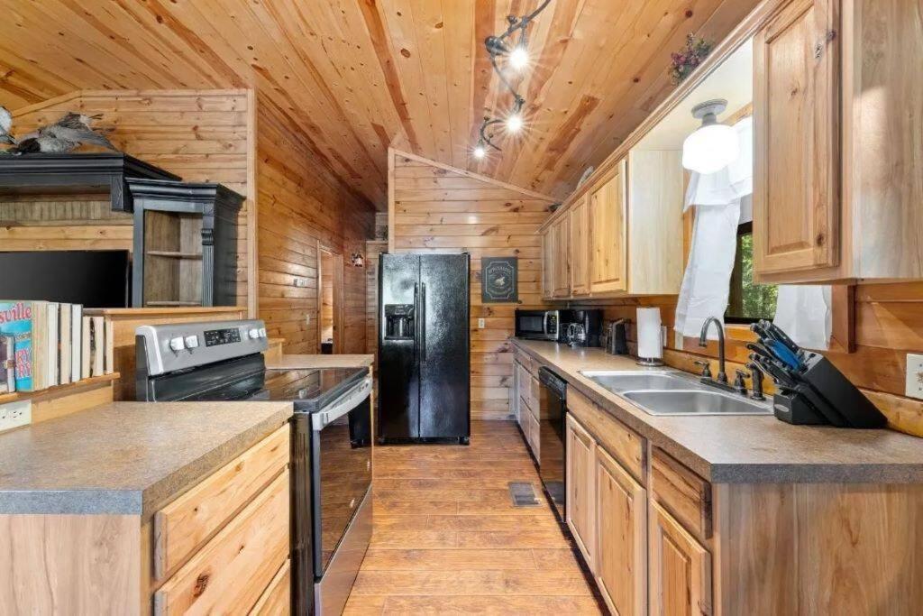 Misty Moonlight, Sleeps 4, Mountain Cabin Apartment Broken Bow Exterior photo